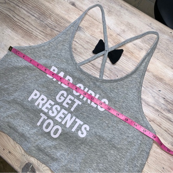 NWOT Victoria’s Secret Gray Strappy Graphic Crop Top - Picture 14 of 14